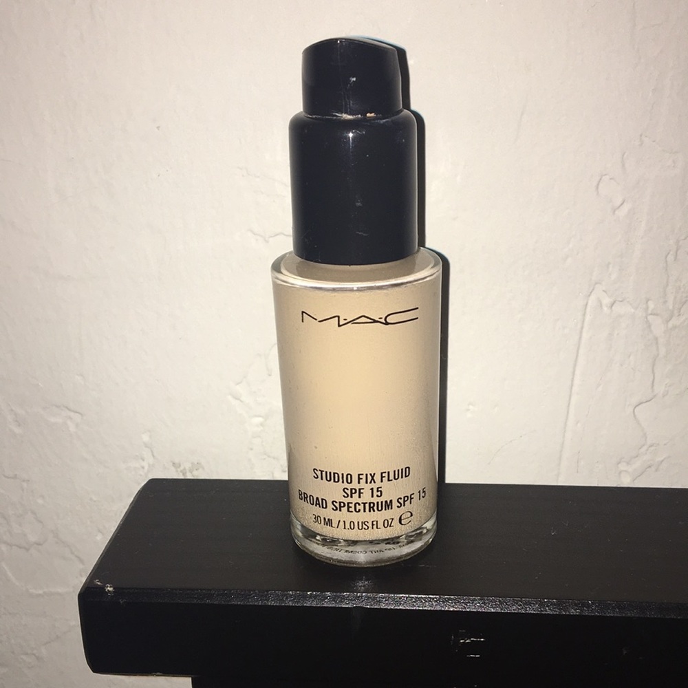MAC Studio Fix Fluid NC15